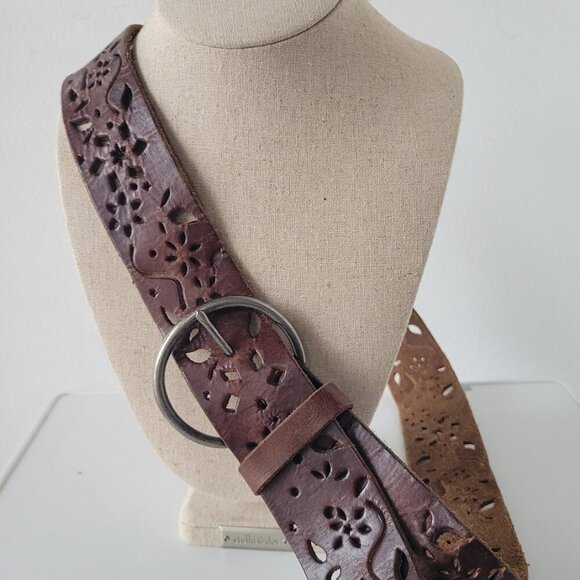 Women's Rustic Leather Belt with Silver Buckle - Picture 8 of 10